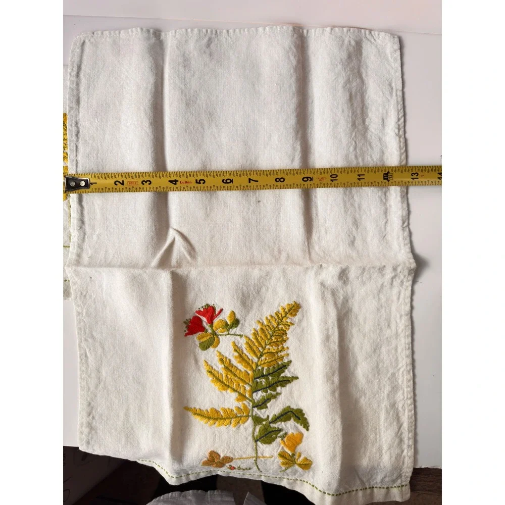 MCM Vera Neumann Vintage Linen Blend Fingertip Towels Embroidered Fern Set of 2